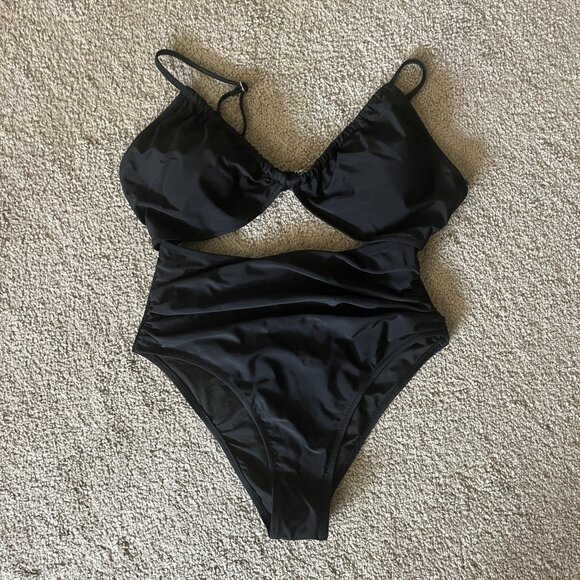 Cut-Out Tummy Control One Piece Monokini Swimsuit - Picture 2 of 4